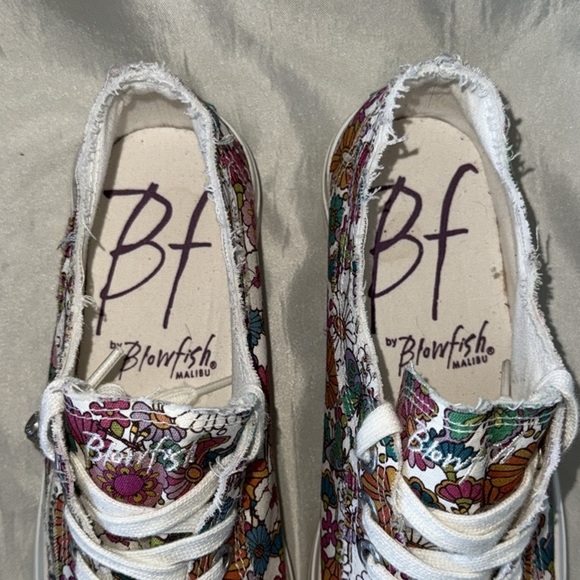 BF by Blowfish Malibu Maggi Daisy Floral Sneakers Multicolor Coquette Canvas 8.5 - Picture 2 of 13